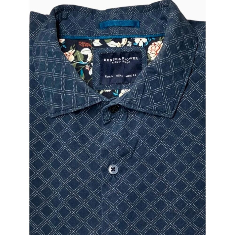 Denim & Flower Lattice Print Short Sleeve Button Down in Navy Blue/White Mens L